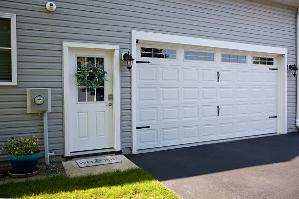 24/7 Emergency Garage Door Panel Replacement experts in Flint Hill, MO
